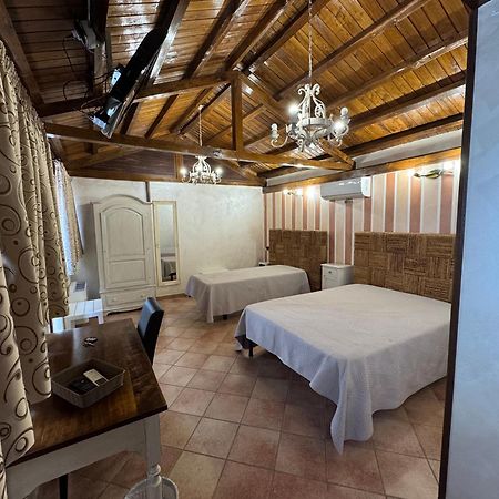 B&B Oasi Di Mamma Clara Latina Dış mekan fotoğraf