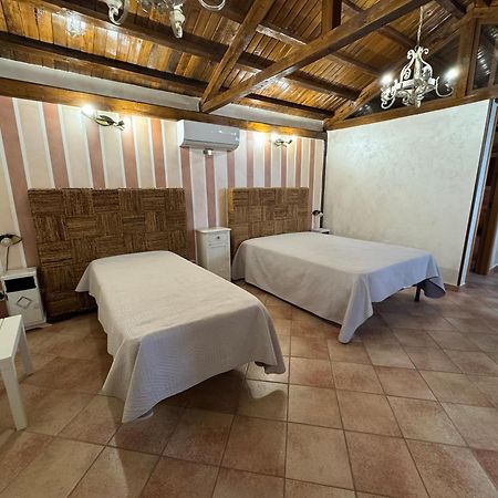 B&B Oasi Di Mamma Clara Latina Dış mekan fotoğraf