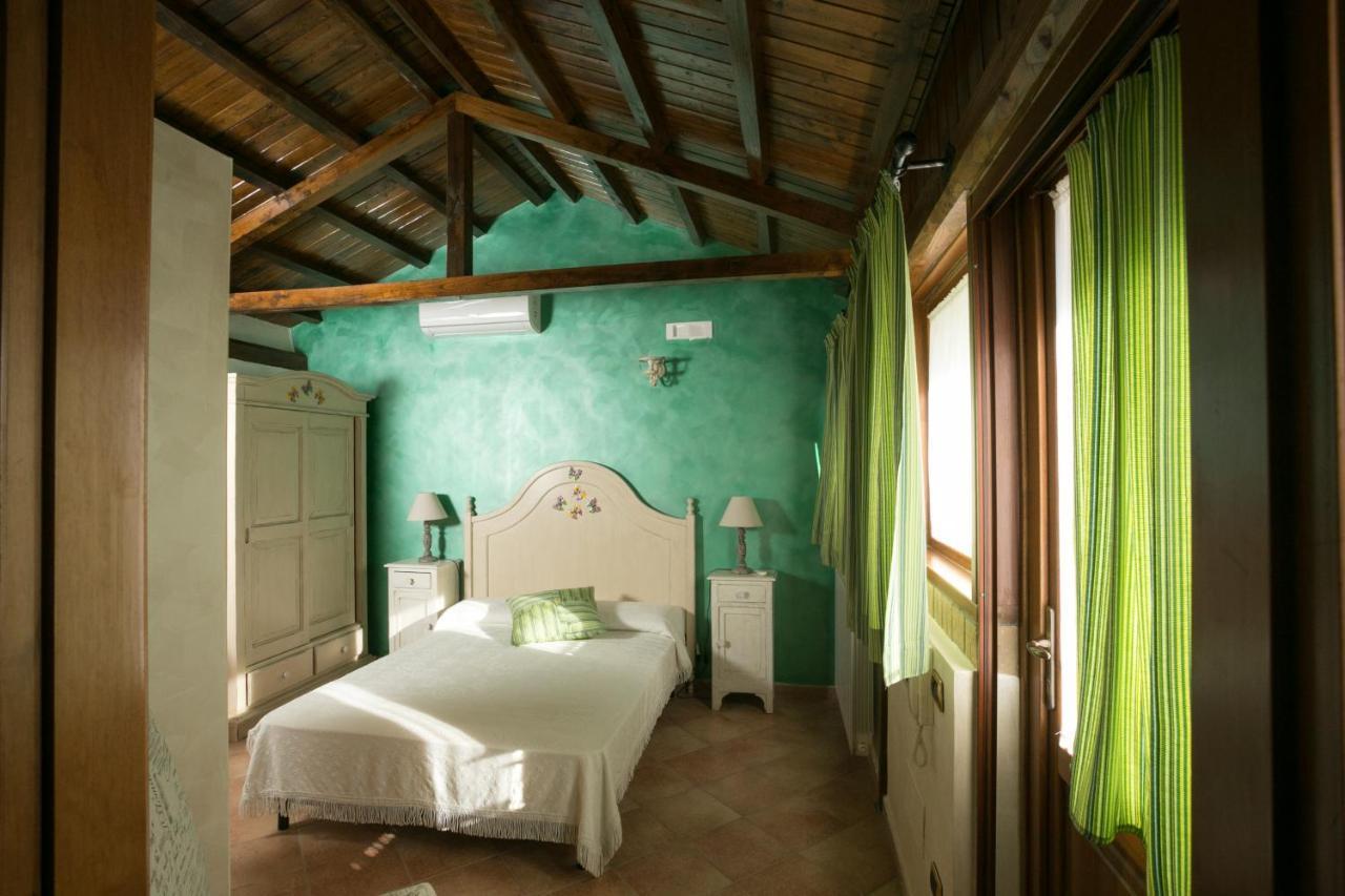 B&B Oasi Di Mamma Clara Latina Dış mekan fotoğraf