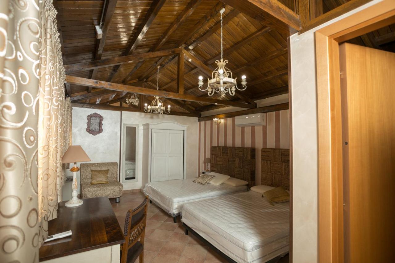 B&B Oasi Di Mamma Clara Latina Dış mekan fotoğraf