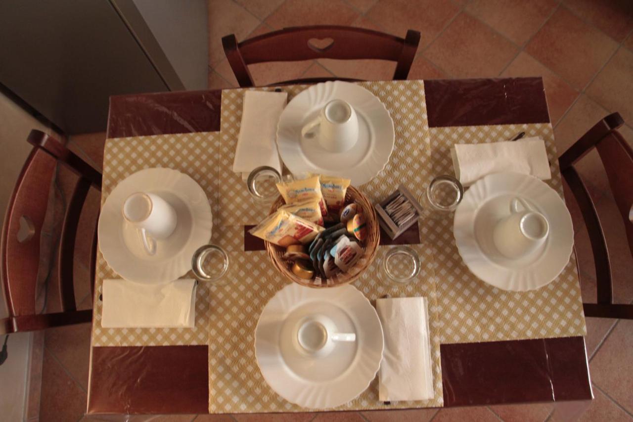 B&B Oasi Di Mamma Clara Latina Dış mekan fotoğraf