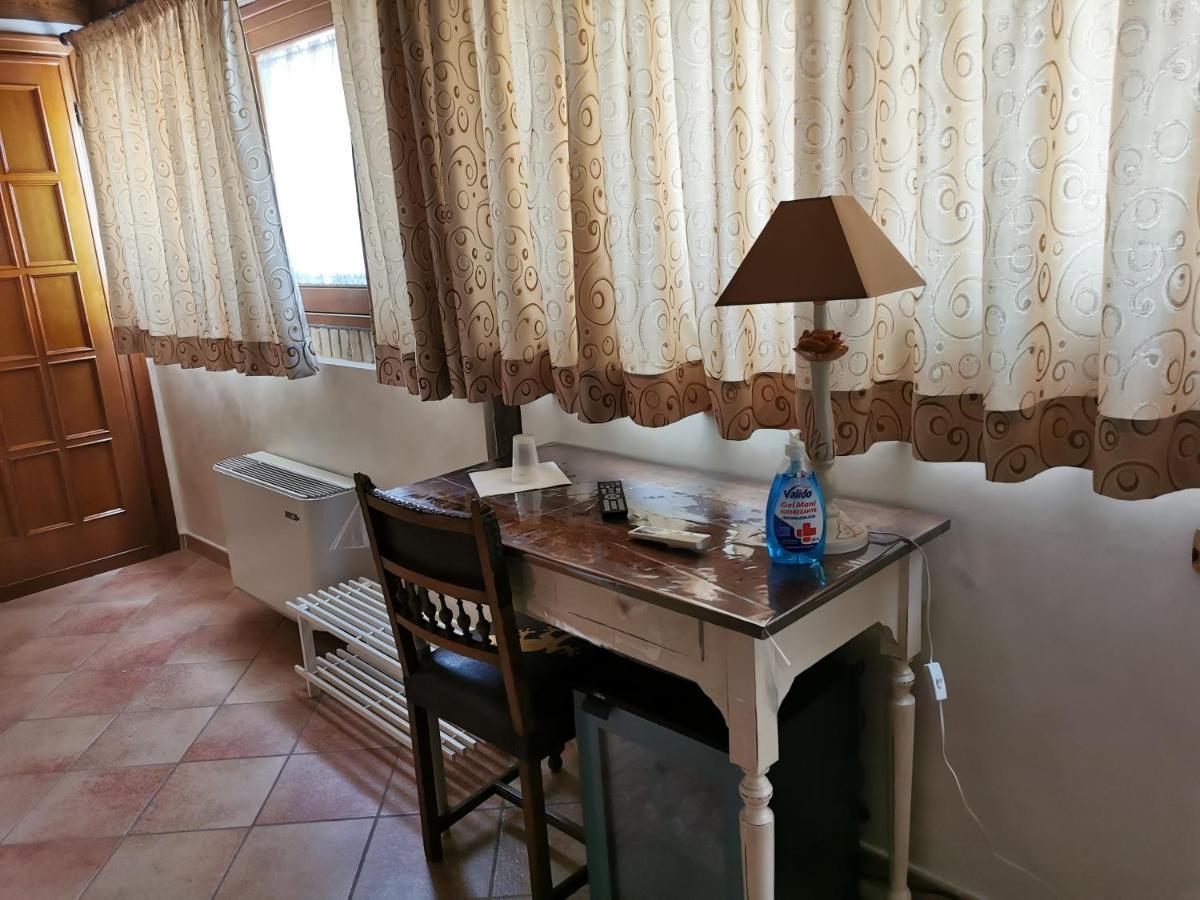B&B Oasi Di Mamma Clara Latina Dış mekan fotoğraf