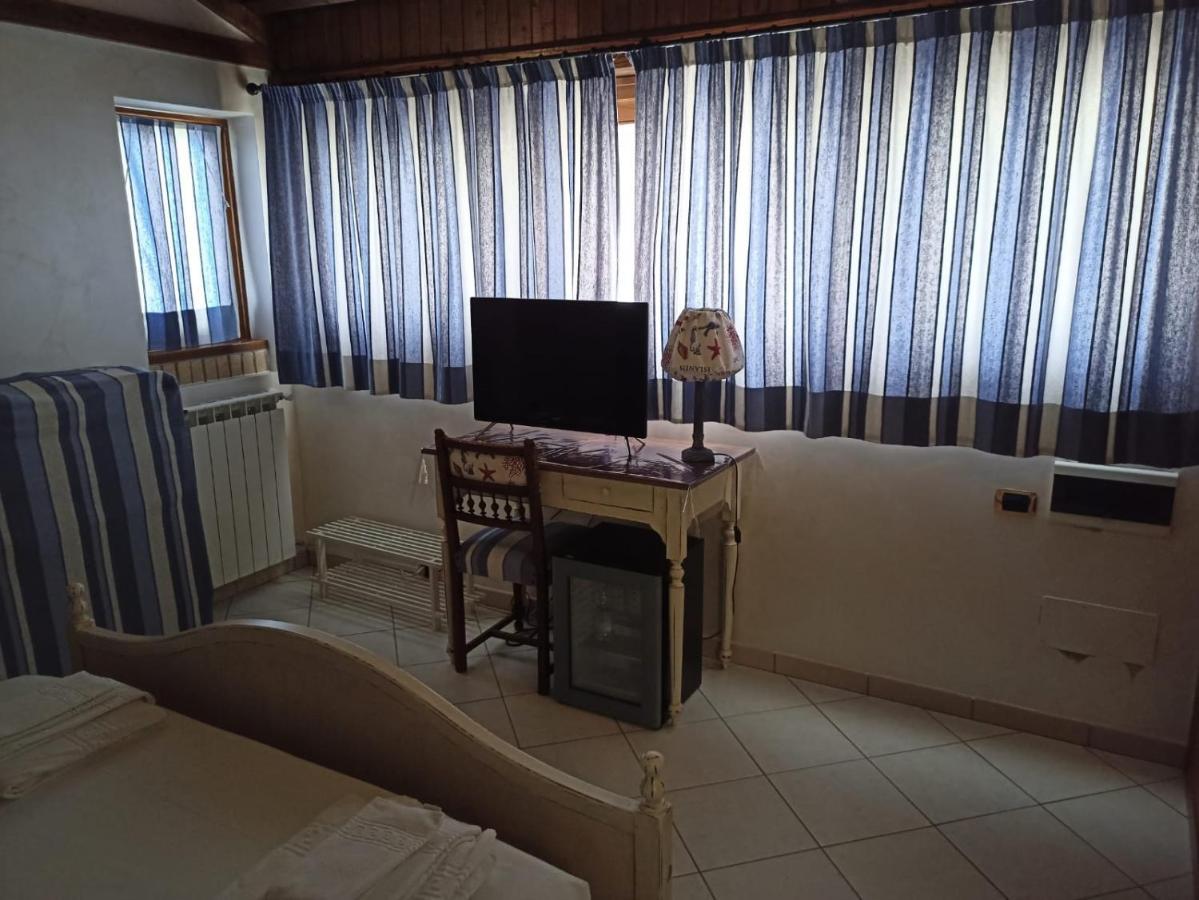 B&B Oasi Di Mamma Clara Latina Dış mekan fotoğraf