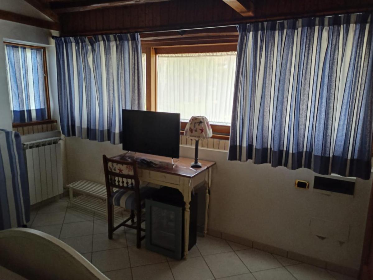 B&B Oasi Di Mamma Clara Latina Dış mekan fotoğraf