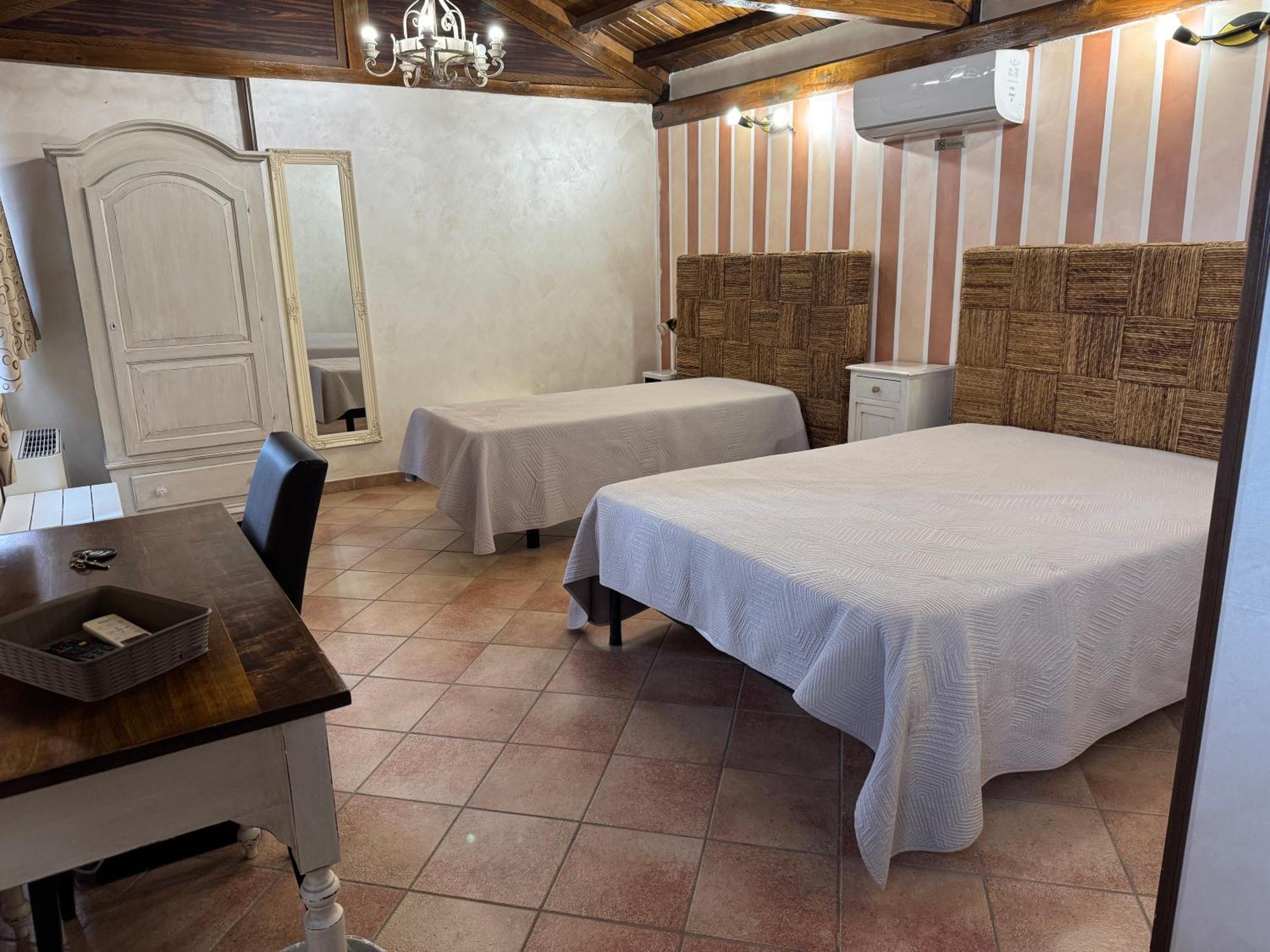 B&B Oasi Di Mamma Clara Latina Dış mekan fotoğraf